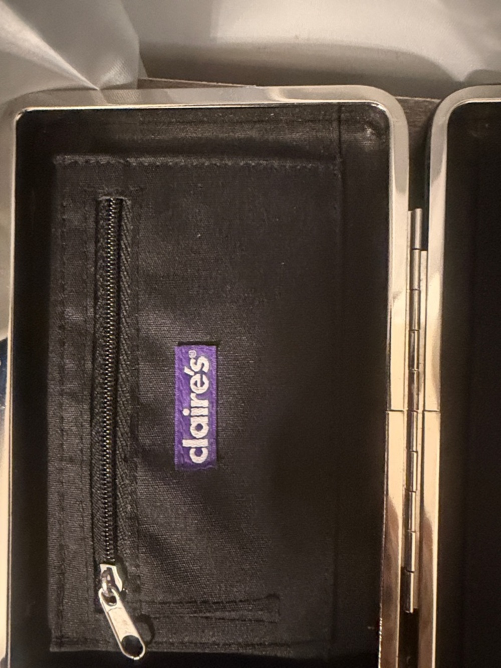 Claire’s I Love Paris Decorative snap lock Wallet - Picture 6 of 7